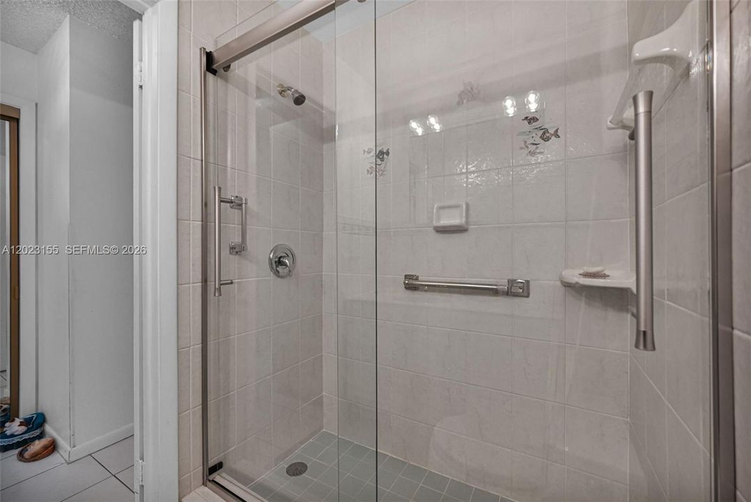 For Sale: $229,000 (2 beds, 2 baths, 960 Square Feet)