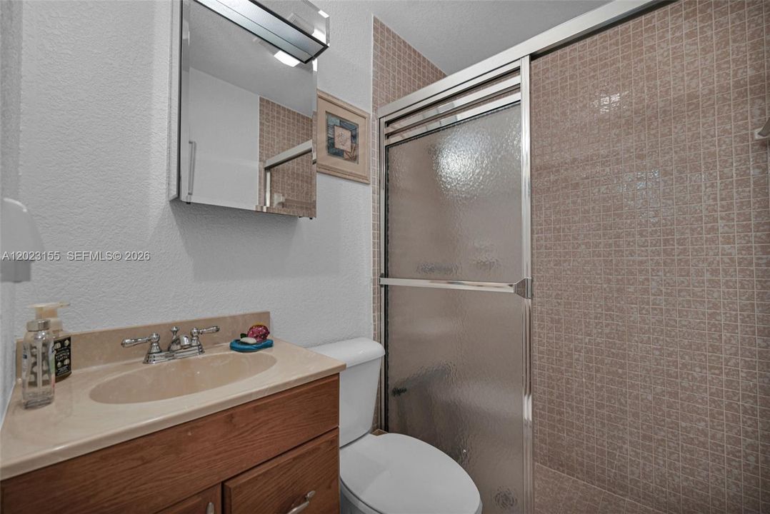 For Sale: $229,000 (2 beds, 2 baths, 960 Square Feet)