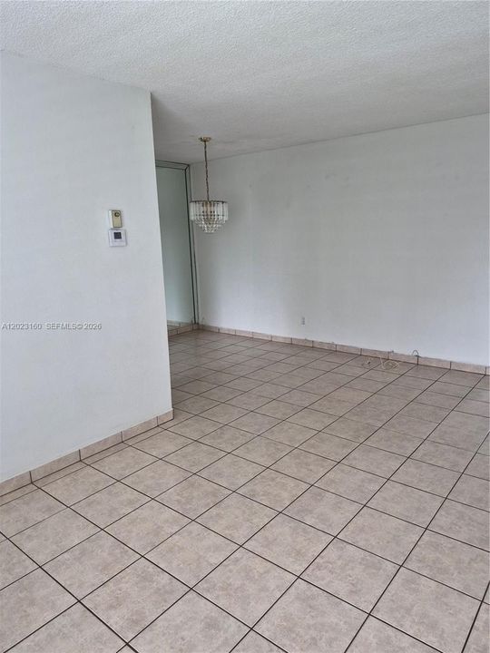 На продажу: $175,000 (1 спален, 1 ванн, 640 Квадратных фут)
