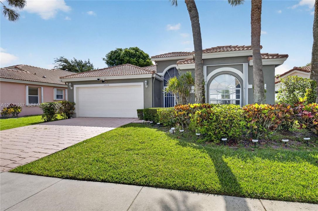For Sale: $649,000 (3 beds, 2 baths, 2026 Square Feet)