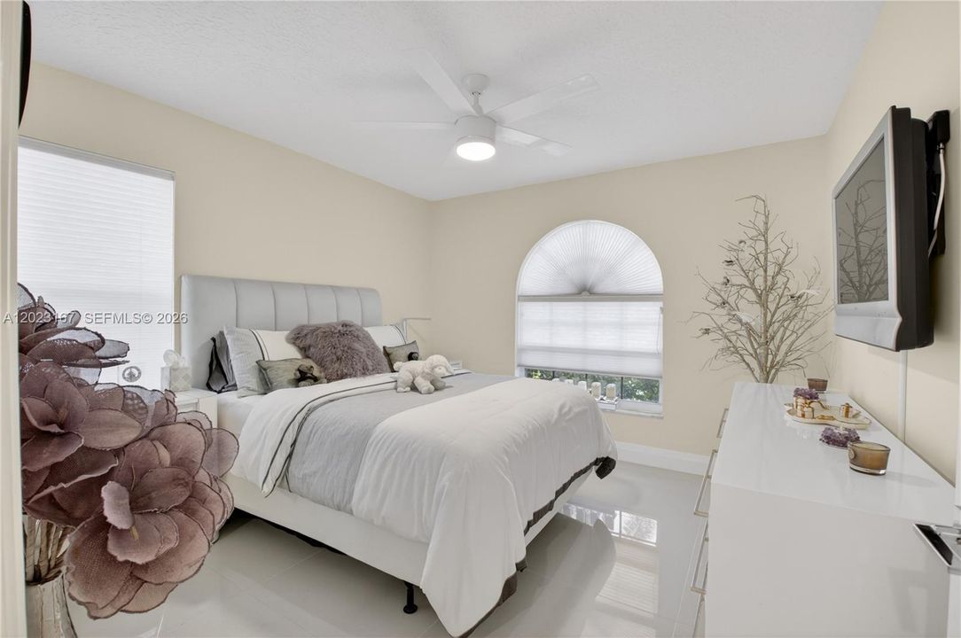 2nd bedroom split plan