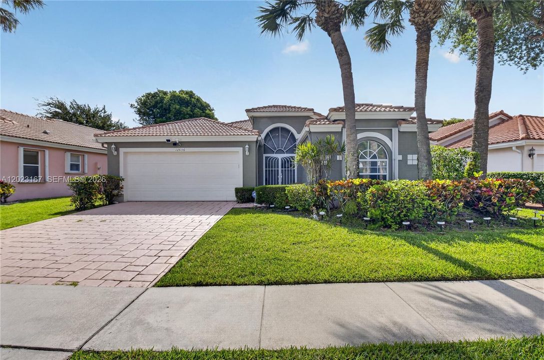 For Sale: $649,000 (3 beds, 2 baths, 2026 Square Feet)
