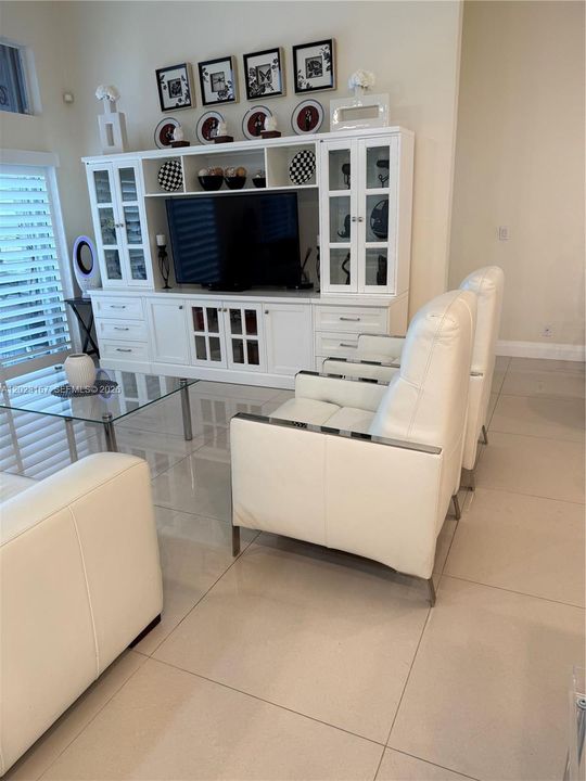 For Sale: $649,000 (3 beds, 2 baths, 2026 Square Feet)