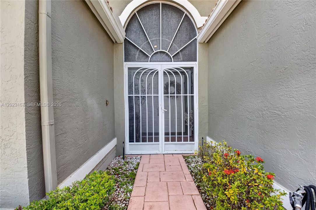 For Sale: $649,000 (3 beds, 2 baths, 2026 Square Feet)