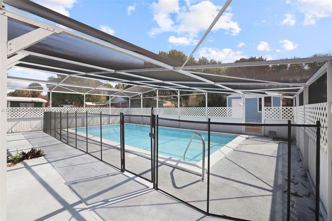 For Sale: $329,000 (3 beds, 2 baths, 1244 Square Feet)
