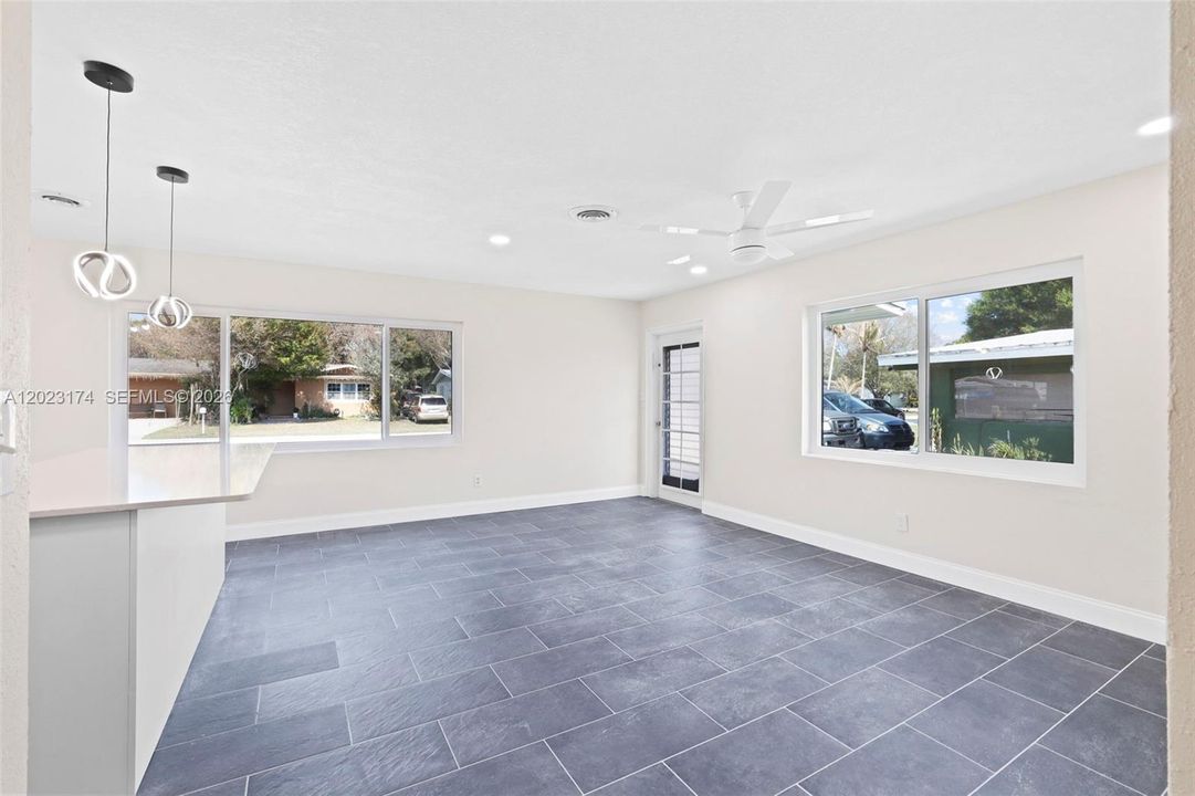 For Sale: $329,000 (3 beds, 2 baths, 1244 Square Feet)