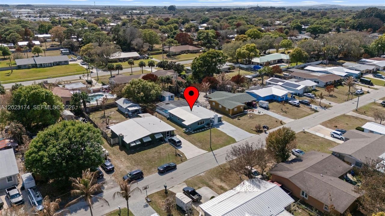 For Sale: $329,000 (3 beds, 2 baths, 1244 Square Feet)