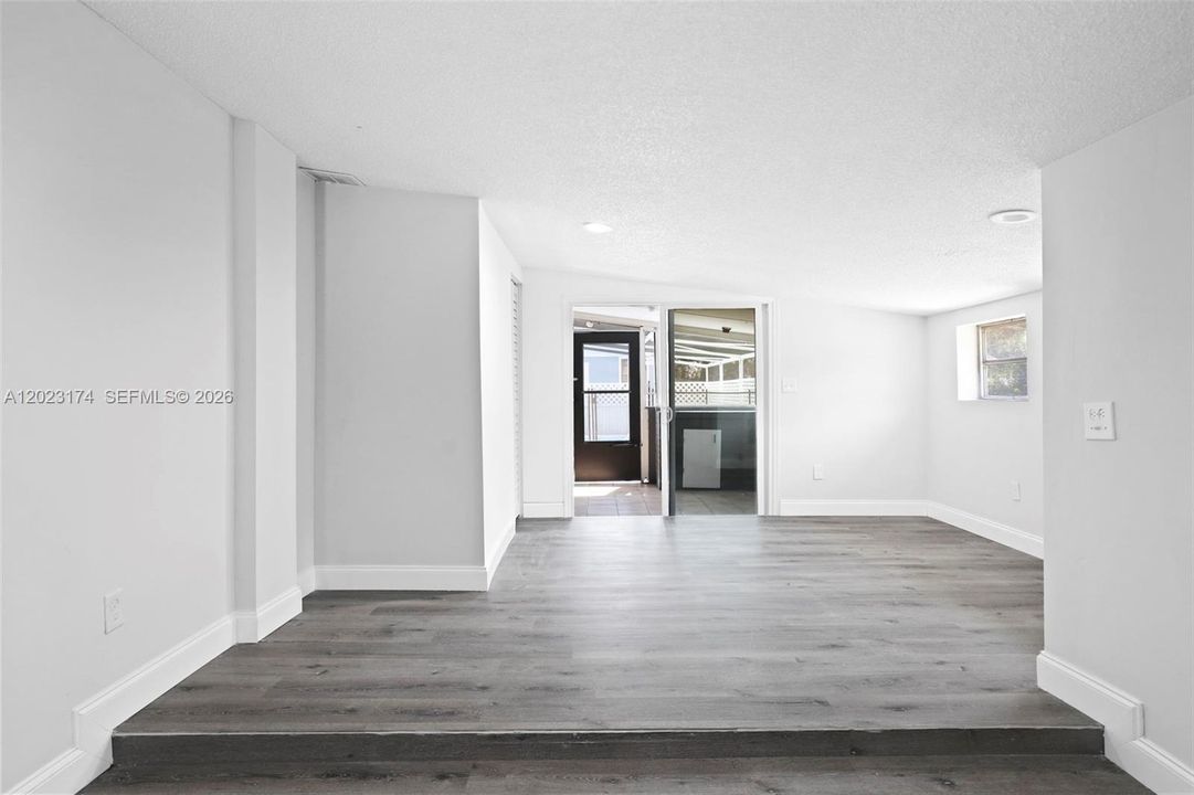 For Sale: $329,000 (3 beds, 2 baths, 1244 Square Feet)