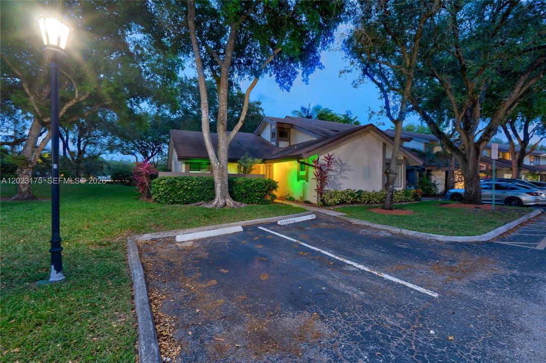 En Venta: $349,000 (2 camas, 2 baños, 1400 Pies cuadrados)