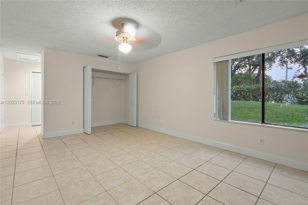 En Venta: $349,000 (2 camas, 2 baños, 1400 Pies cuadrados)