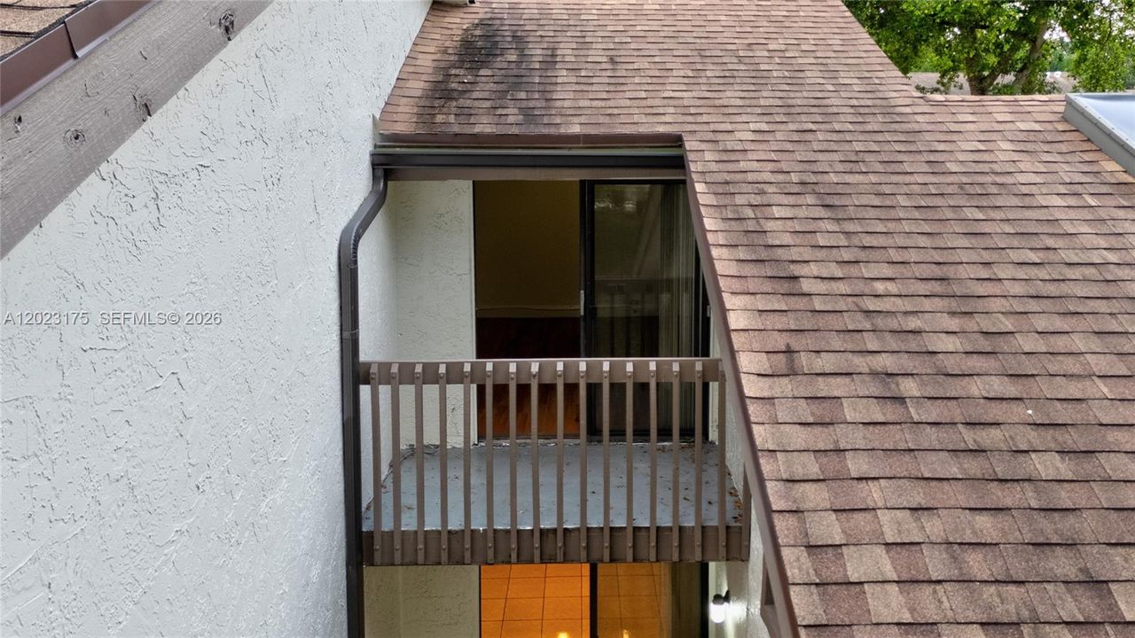 En Venta: $349,000 (2 camas, 2 baños, 1400 Pies cuadrados)