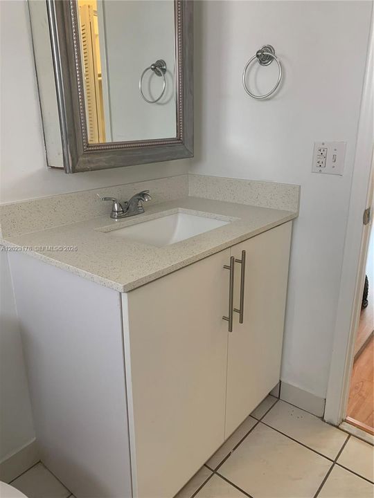В аренду: $1,800 (1 спален, 1 ванн, 712 Квадратных фут)