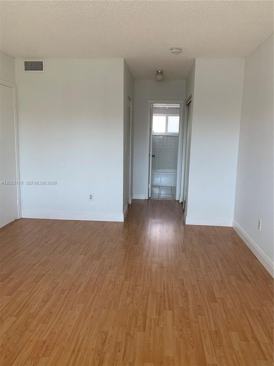 В аренду: $1,800 (1 спален, 1 ванн, 712 Квадратных фут)