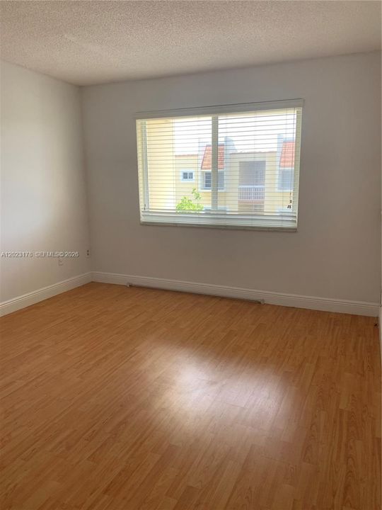 В аренду: $1,800 (1 спален, 1 ванн, 712 Квадратных фут)