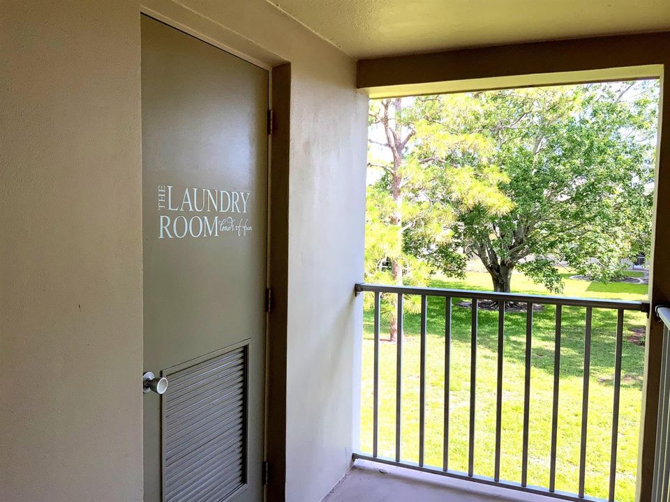 LAUNDRY ROOM