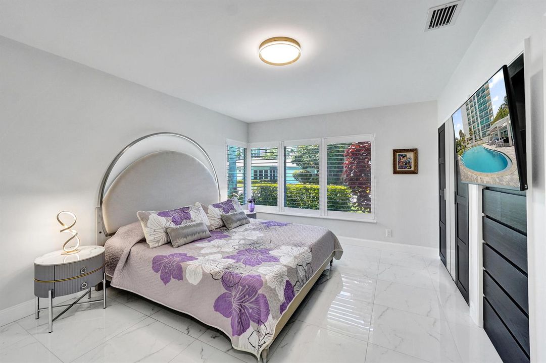 20-primary 1 bedroom DSC03297