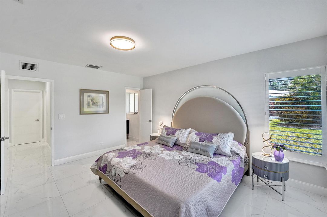 21-primary 2 bedroom DSC03309
