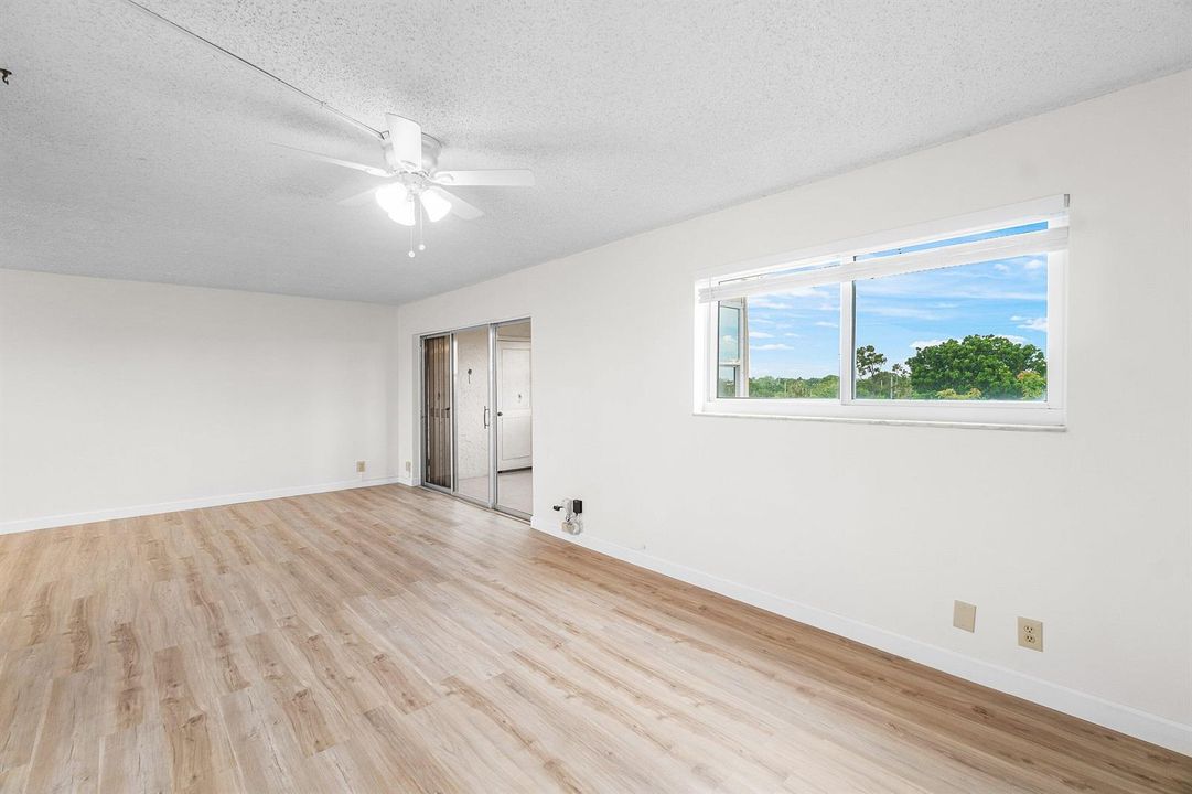 018-725LoriDrive-412-PalmSprings-FL-3346