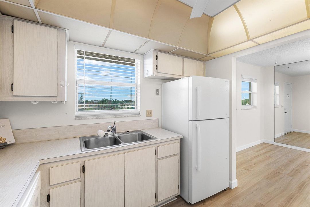 017-725LoriDrive-412-PalmSprings-FL-3346