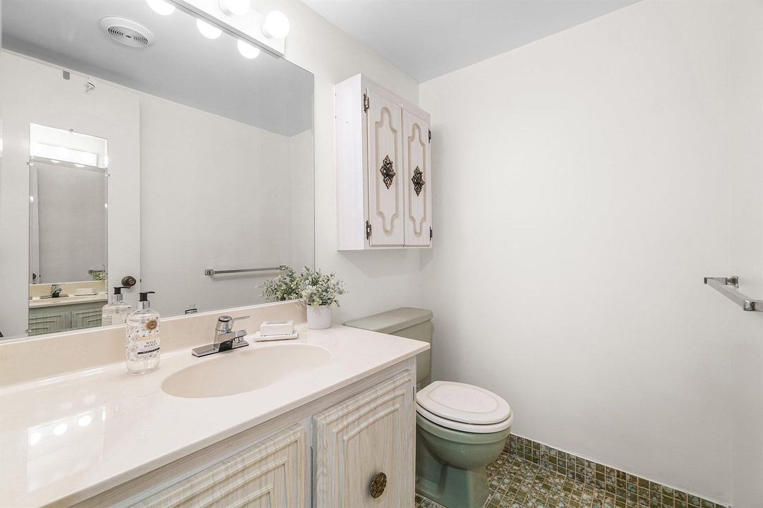 024-725LoriDrive-412-PalmSprings-FL-3346
