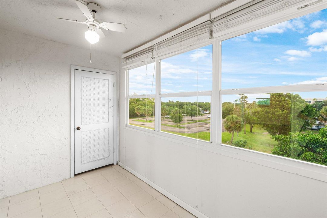 020-725LoriDrive-412-PalmSprings-FL-3346