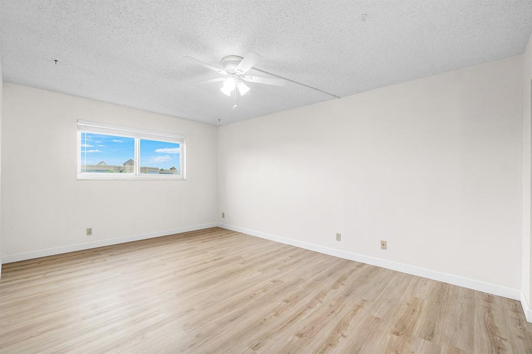 029-725LoriDrive-412-PalmSprings-FL-3346