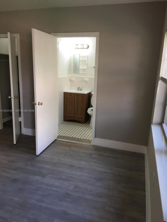 В аренду: $1,300 (0 спален, 1 ванн, 450 Квадратных фут)
