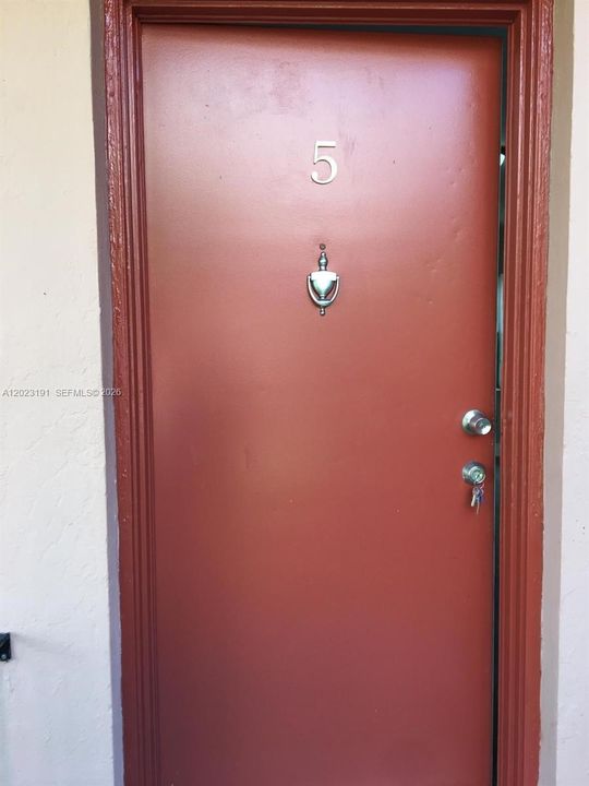 В аренду: $1,300 (0 спален, 1 ванн, 450 Квадратных фут)