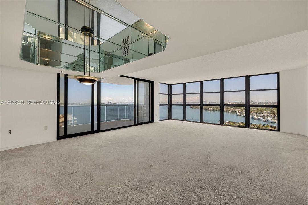 Active With Contract: $1,575,000 (2 beds, 2 baths, 1837 Square Feet)