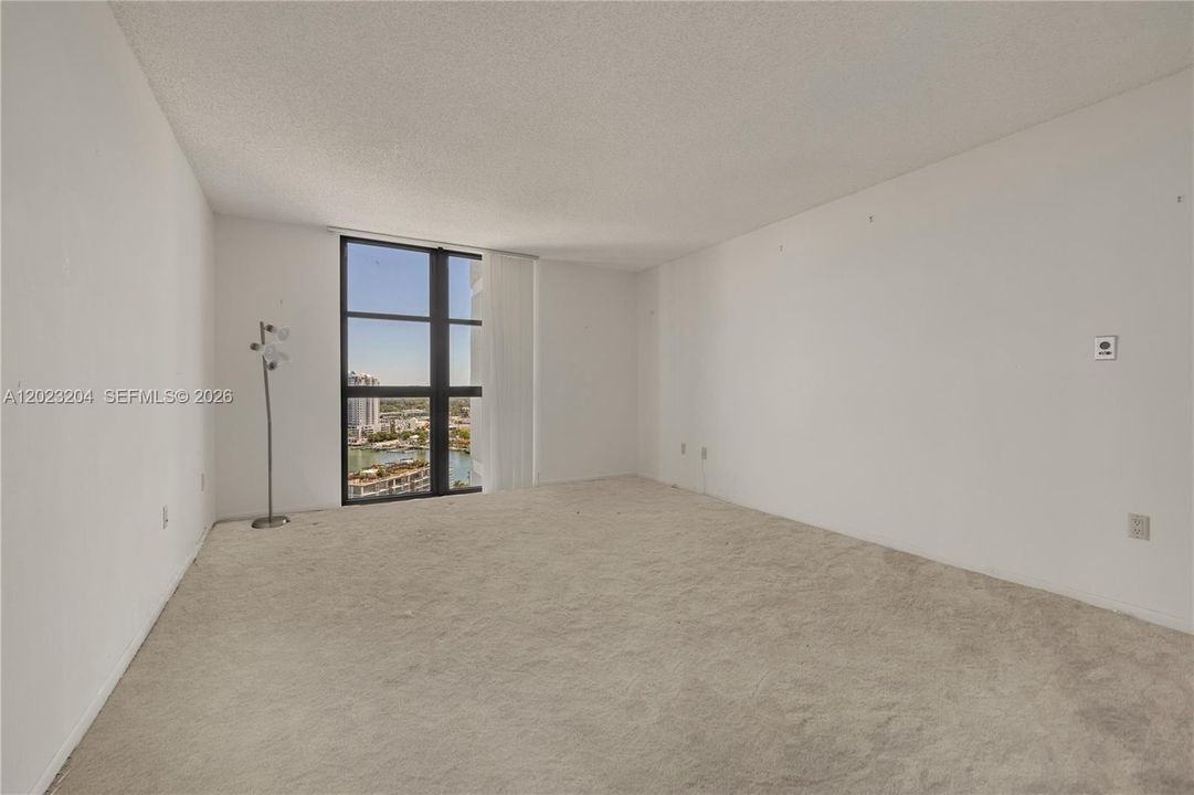 Active With Contract: $1,575,000 (2 beds, 2 baths, 1837 Square Feet)