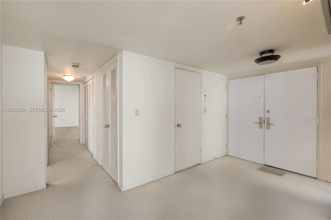 Active With Contract: $1,575,000 (2 beds, 2 baths, 1837 Square Feet)