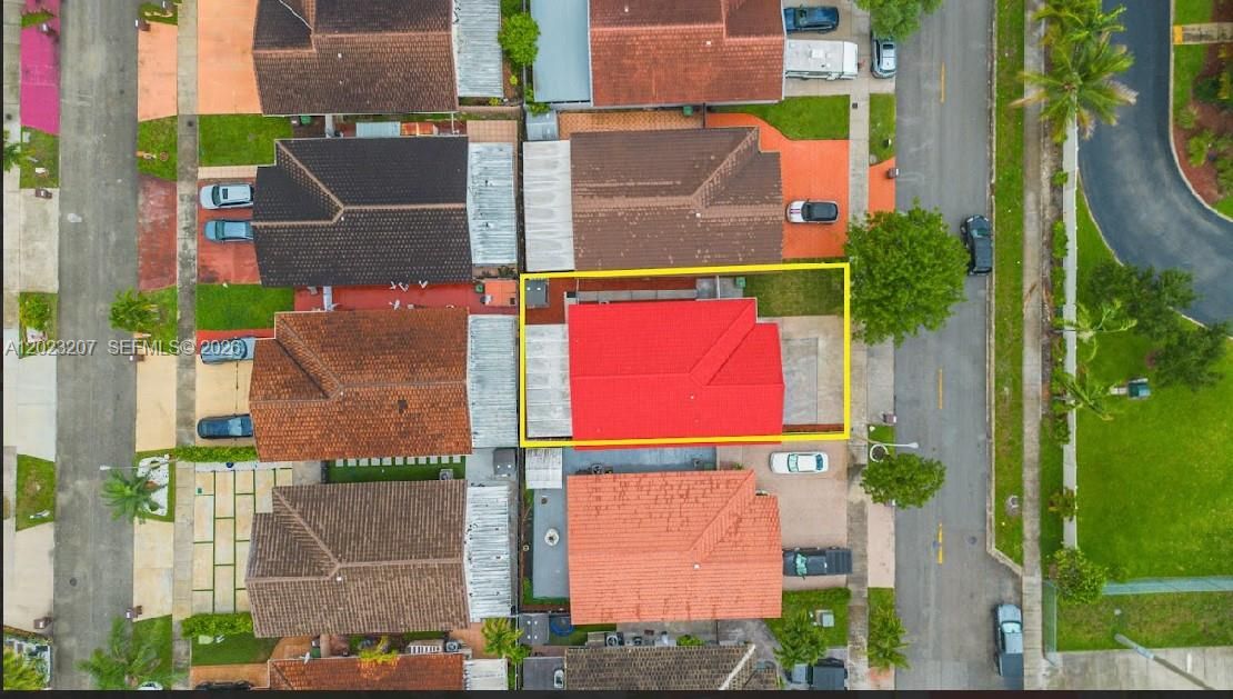 Под контрактом: $565,000 (3 спален, 2 ванн, 1545 Квадратных фут)