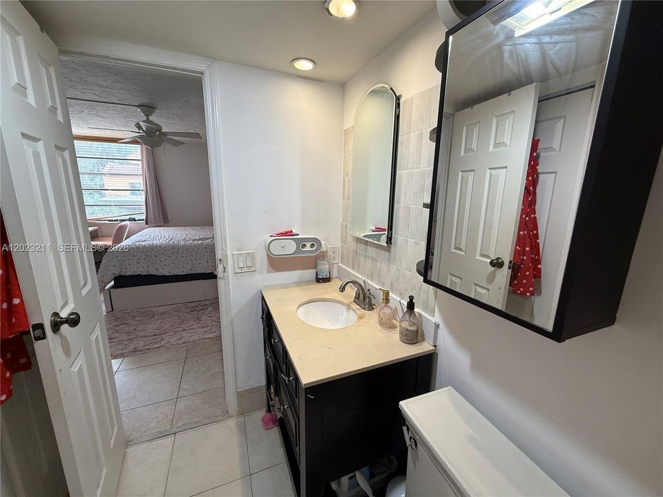 В аренду: $3,200 (2 спален, 2 ванн, 1296 Квадратных фут)