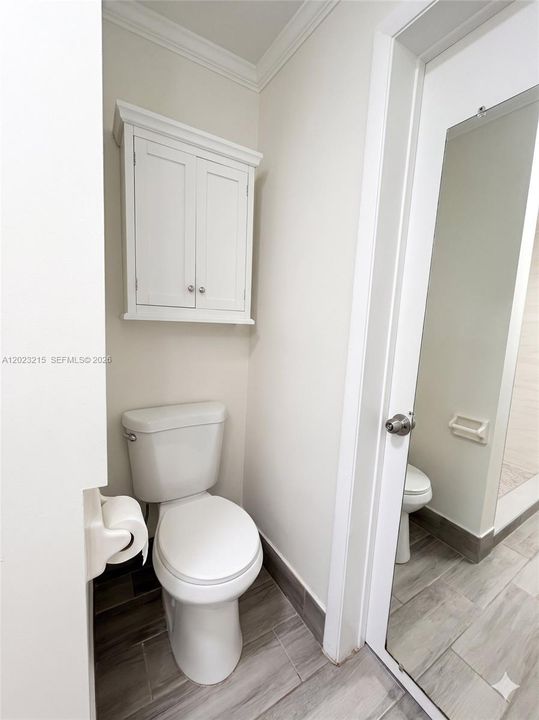 Active With Contract: $2,400 (2 beds, 1 baths, 1040 Square Feet)