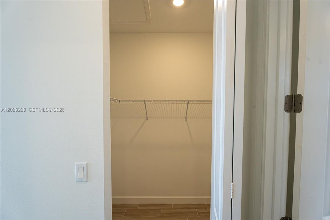 For Sale: $410,000 (3 beds, 3 baths, 2004 Square Feet)