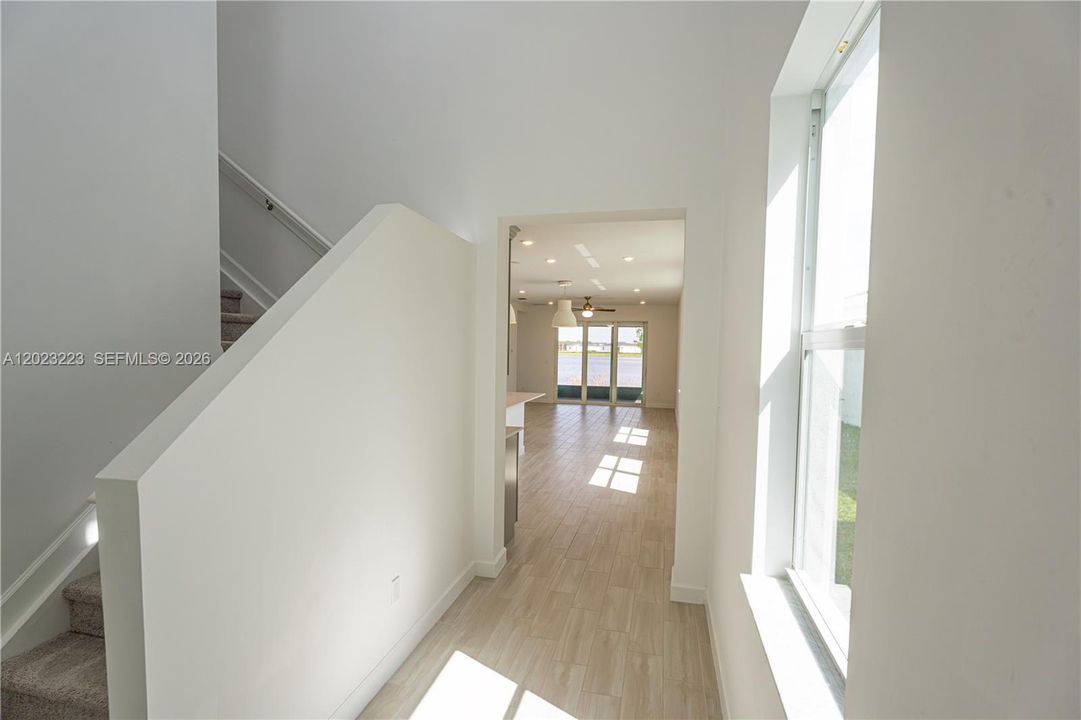 For Sale: $410,000 (3 beds, 3 baths, 2004 Square Feet)