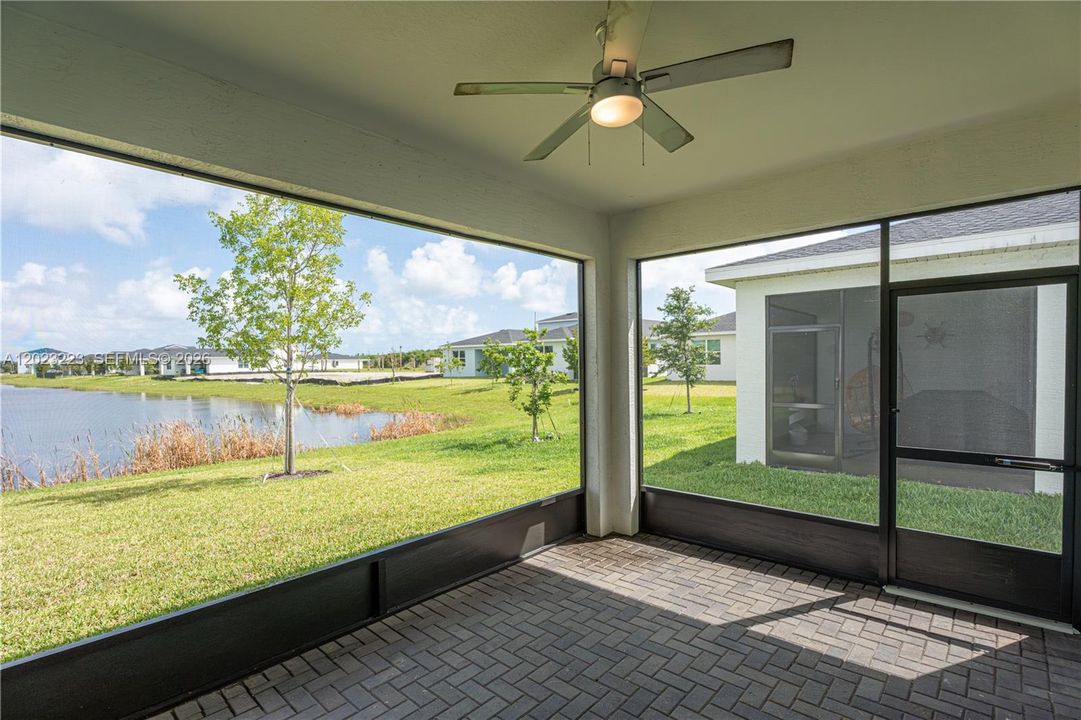 For Sale: $410,000 (3 beds, 3 baths, 2004 Square Feet)