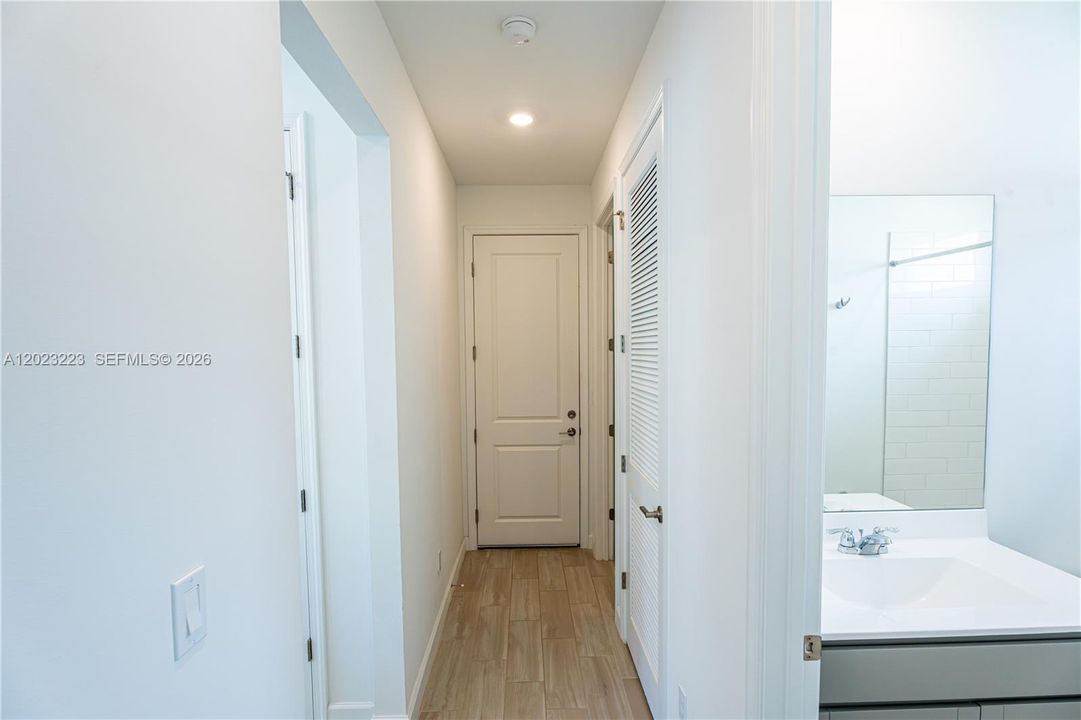 For Sale: $410,000 (3 beds, 3 baths, 2004 Square Feet)