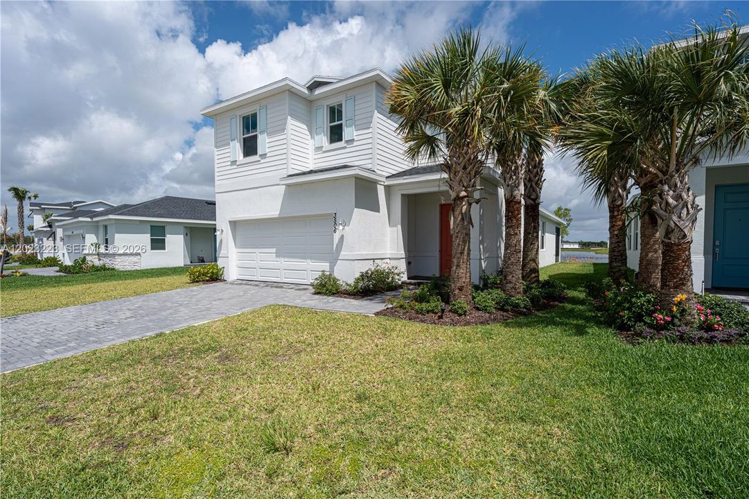 For Sale: $410,000 (3 beds, 3 baths, 2004 Square Feet)