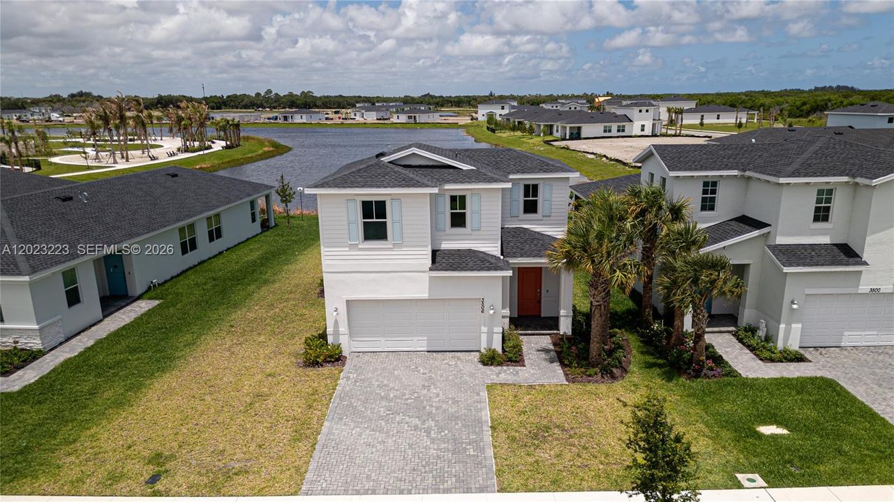 For Sale: $410,000 (3 beds, 3 baths, 2004 Square Feet)