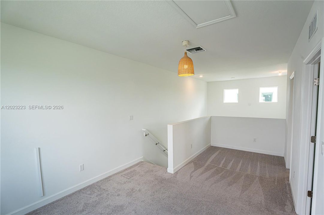 For Sale: $410,000 (3 beds, 3 baths, 2004 Square Feet)