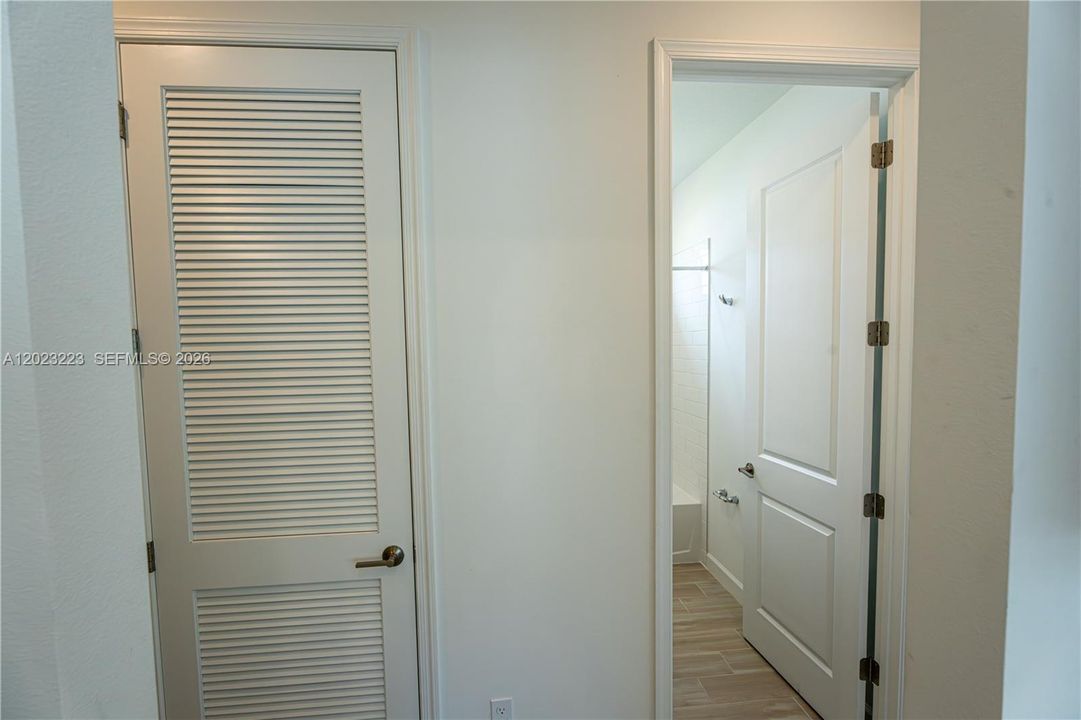 For Sale: $410,000 (3 beds, 3 baths, 2004 Square Feet)