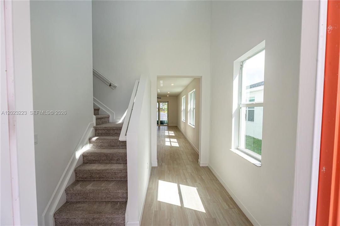 For Sale: $410,000 (3 beds, 3 baths, 2004 Square Feet)