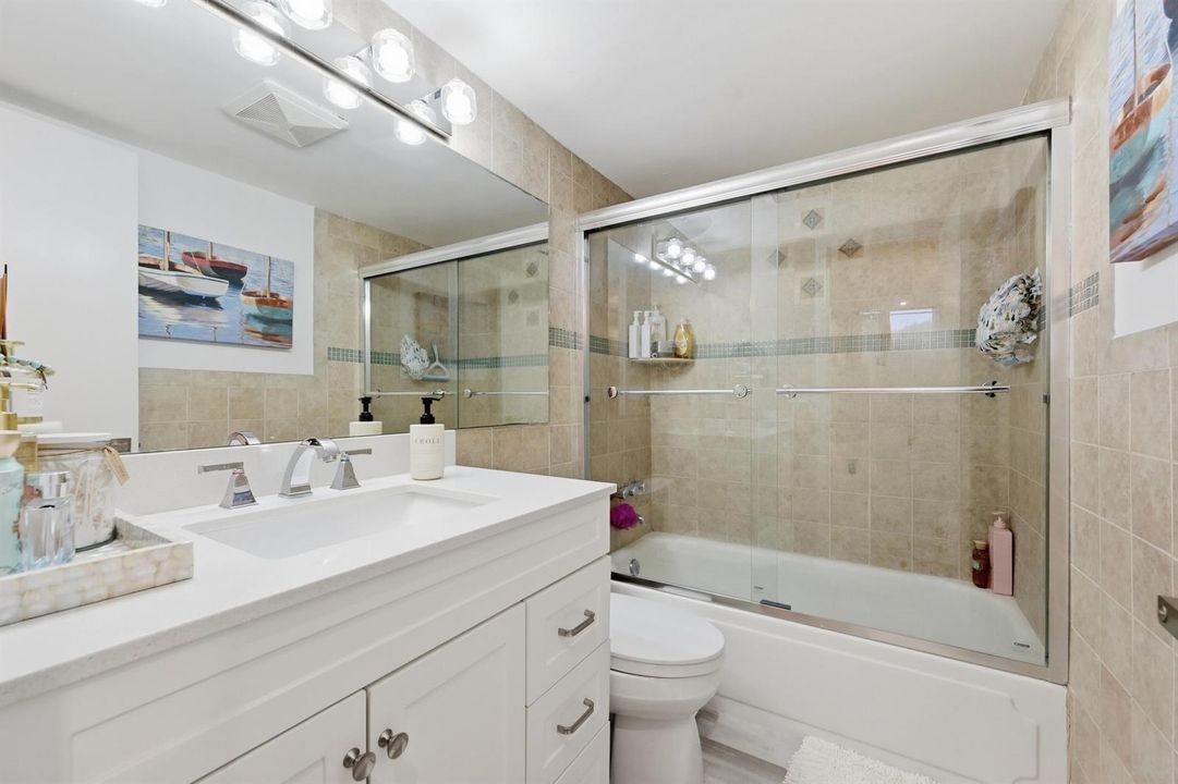19_primary bathroom