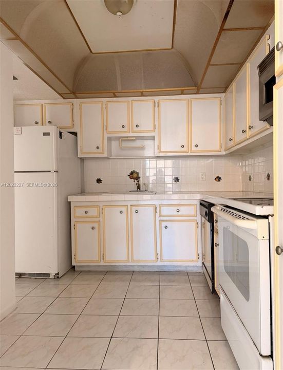 For Rent: $1,500 (1 beds, 1 baths, 790 Square Feet)