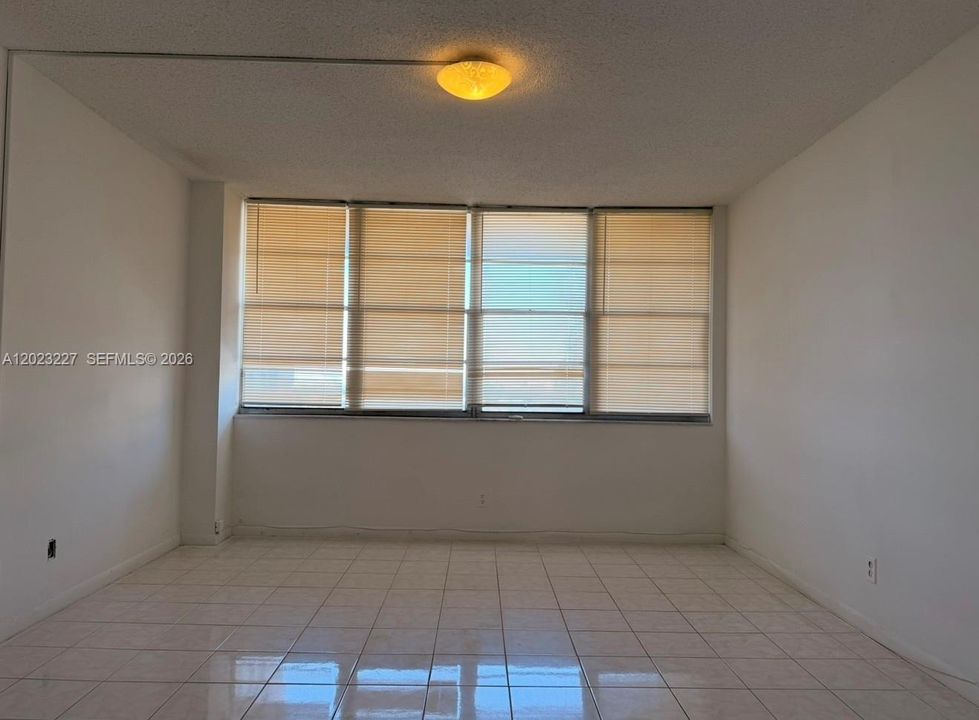 For Rent: $1,500 (1 beds, 1 baths, 790 Square Feet)