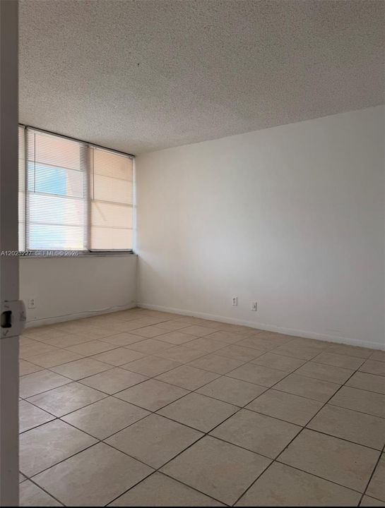 For Rent: $1,500 (1 beds, 1 baths, 790 Square Feet)