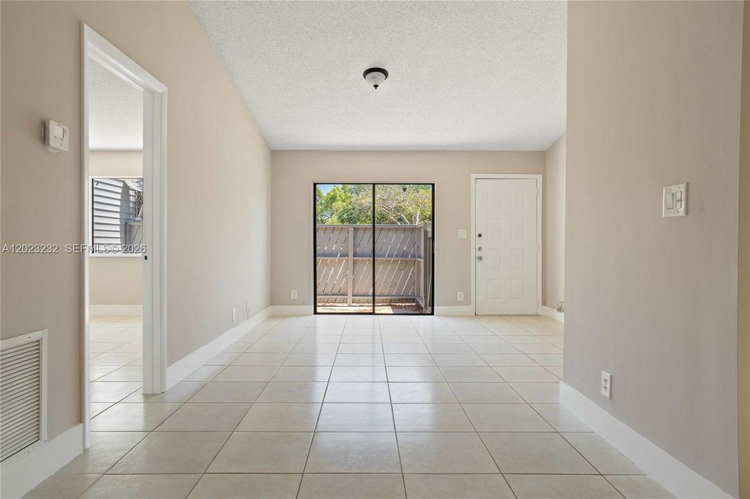 For Rent: $2,500 (2 beds, 2 baths, 1224 Square Feet)