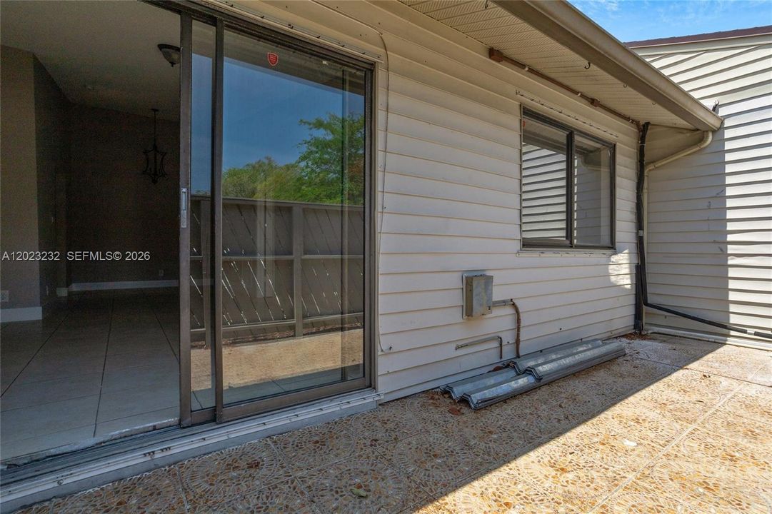 For Rent: $2,500 (2 beds, 2 baths, 1224 Square Feet)