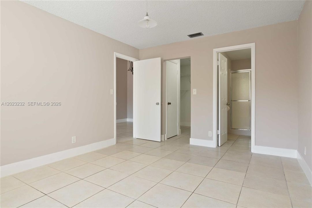 For Rent: $2,500 (2 beds, 2 baths, 1224 Square Feet)